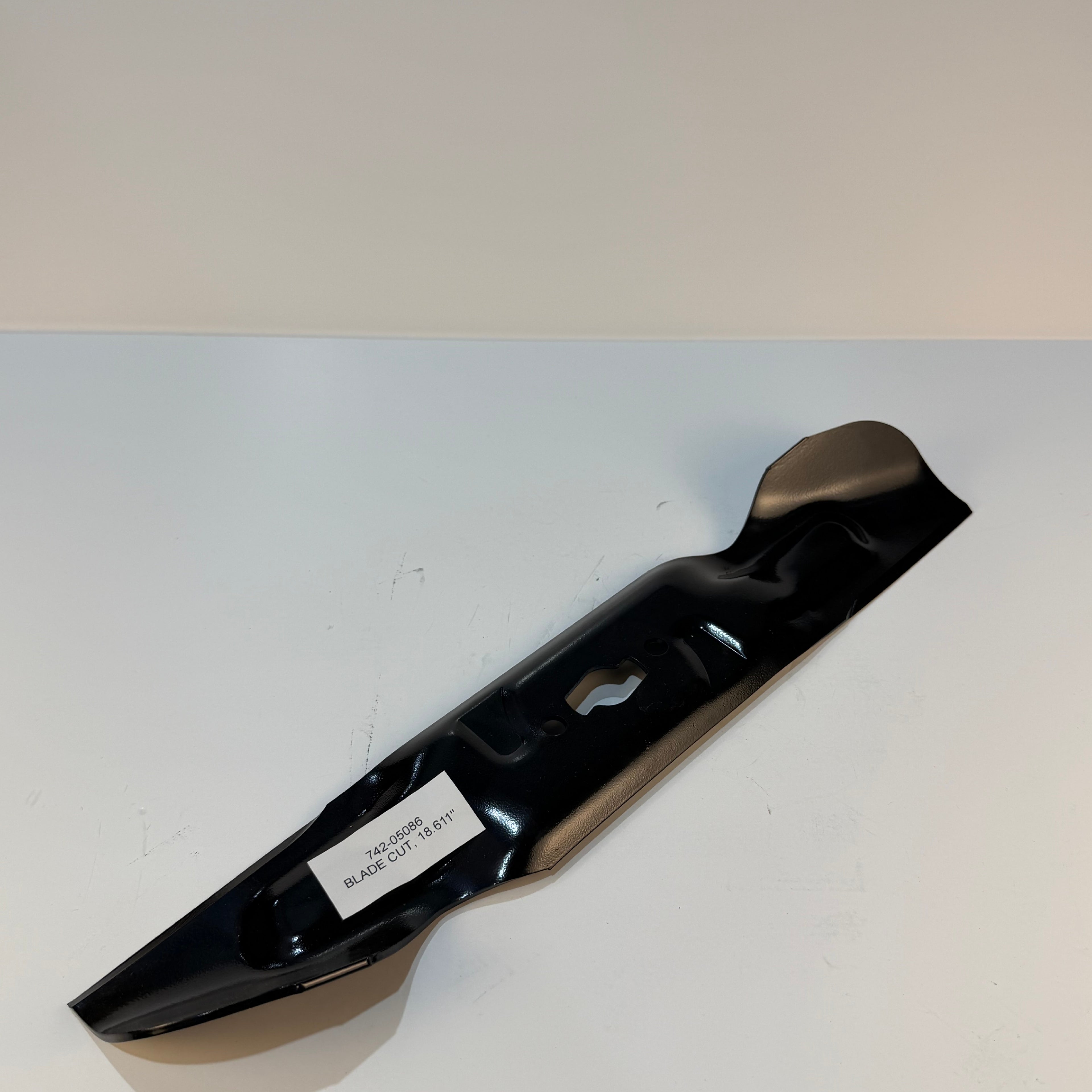 Cub Cadet  742P05086 - ULTRA HIGH LIFT BLADE FOR 54" CUTTING DECKS