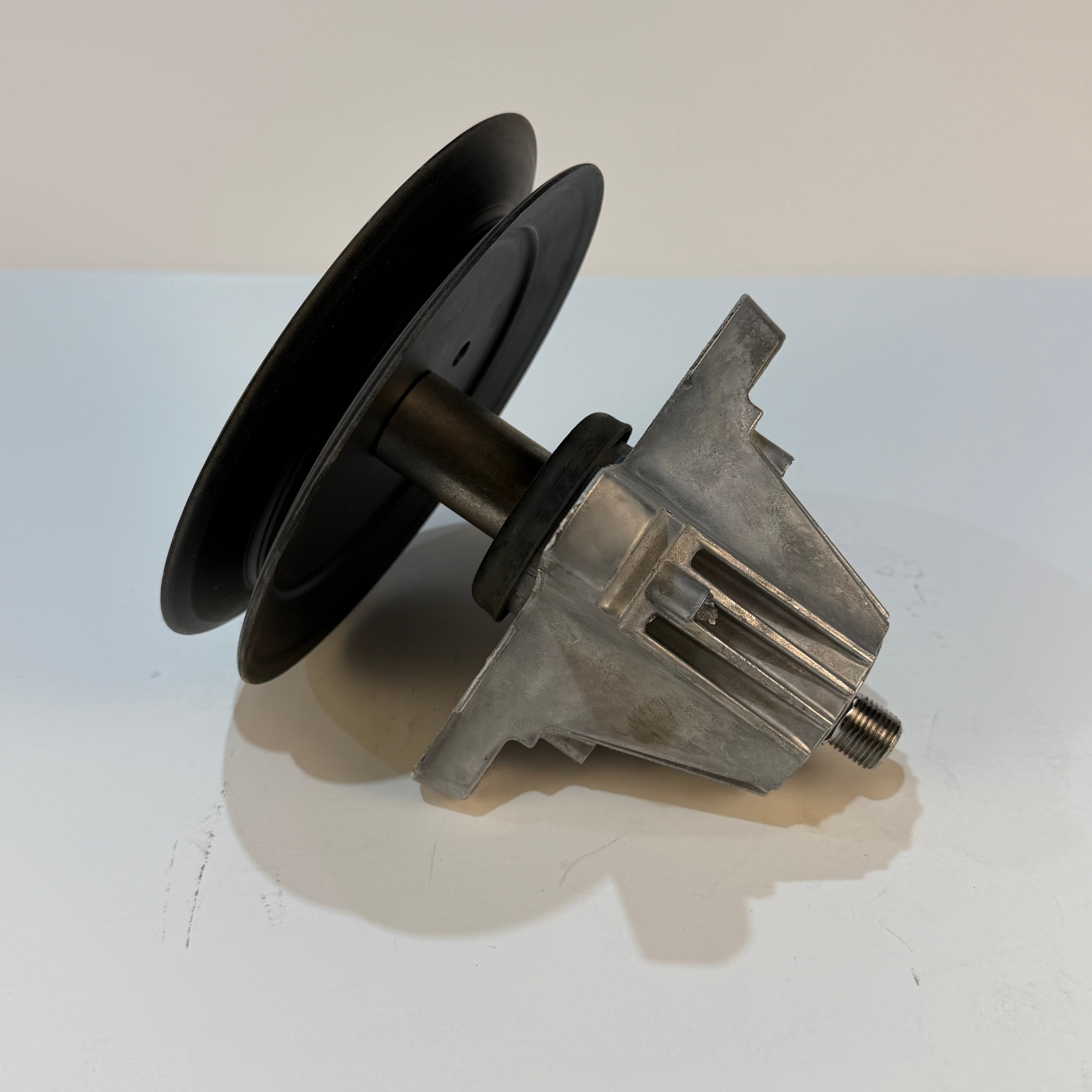 Cub Cadet  918-04822B - SPINDLE ASSEMBLY - 6.3" DIA. PULLEY